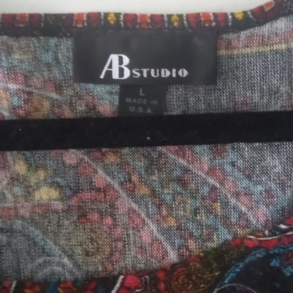 Women's Paisley print sweater size large